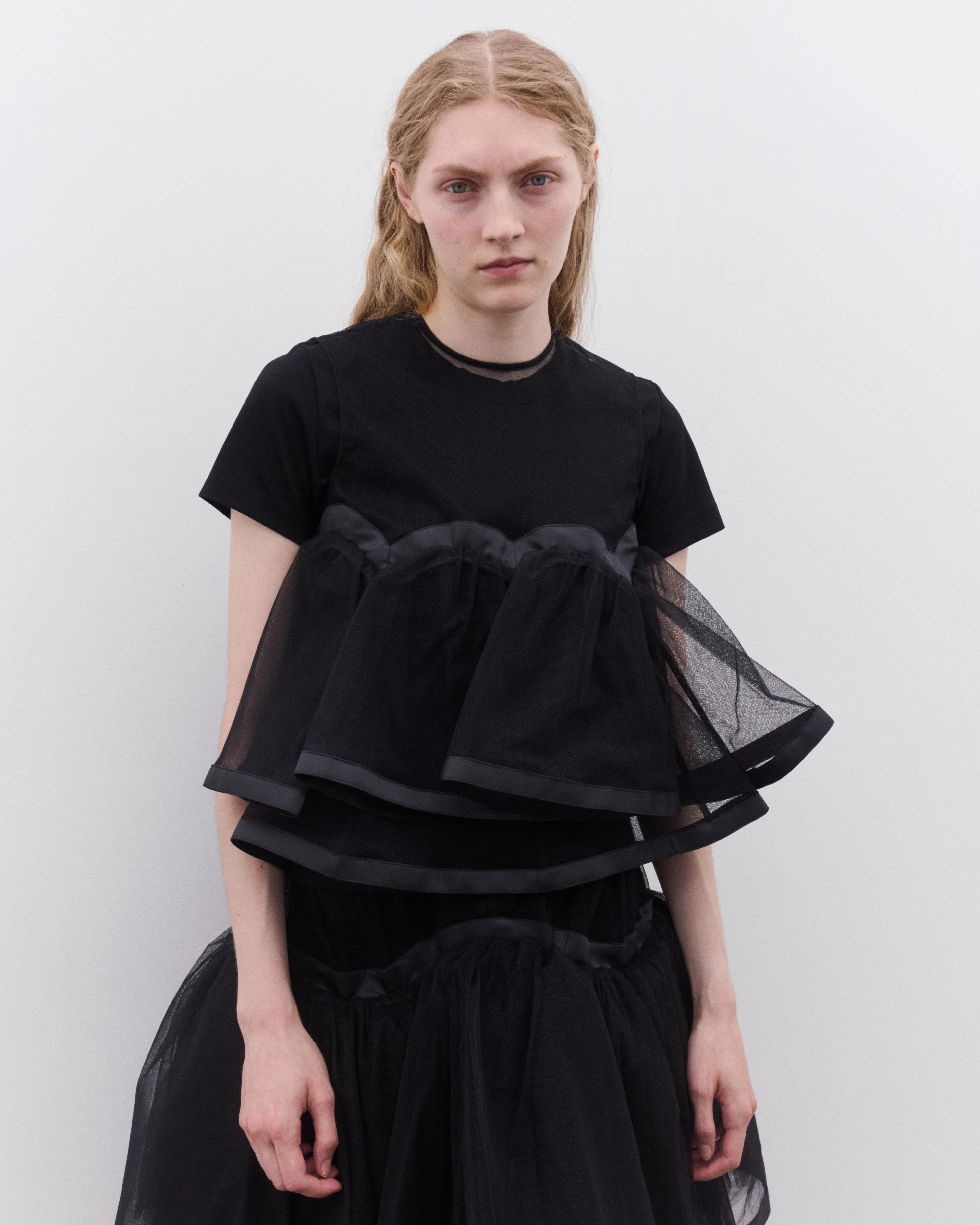 Noir Kei Ninomiya - Women’s Sleeveless Voluminous Top - (Black) - Image 3
