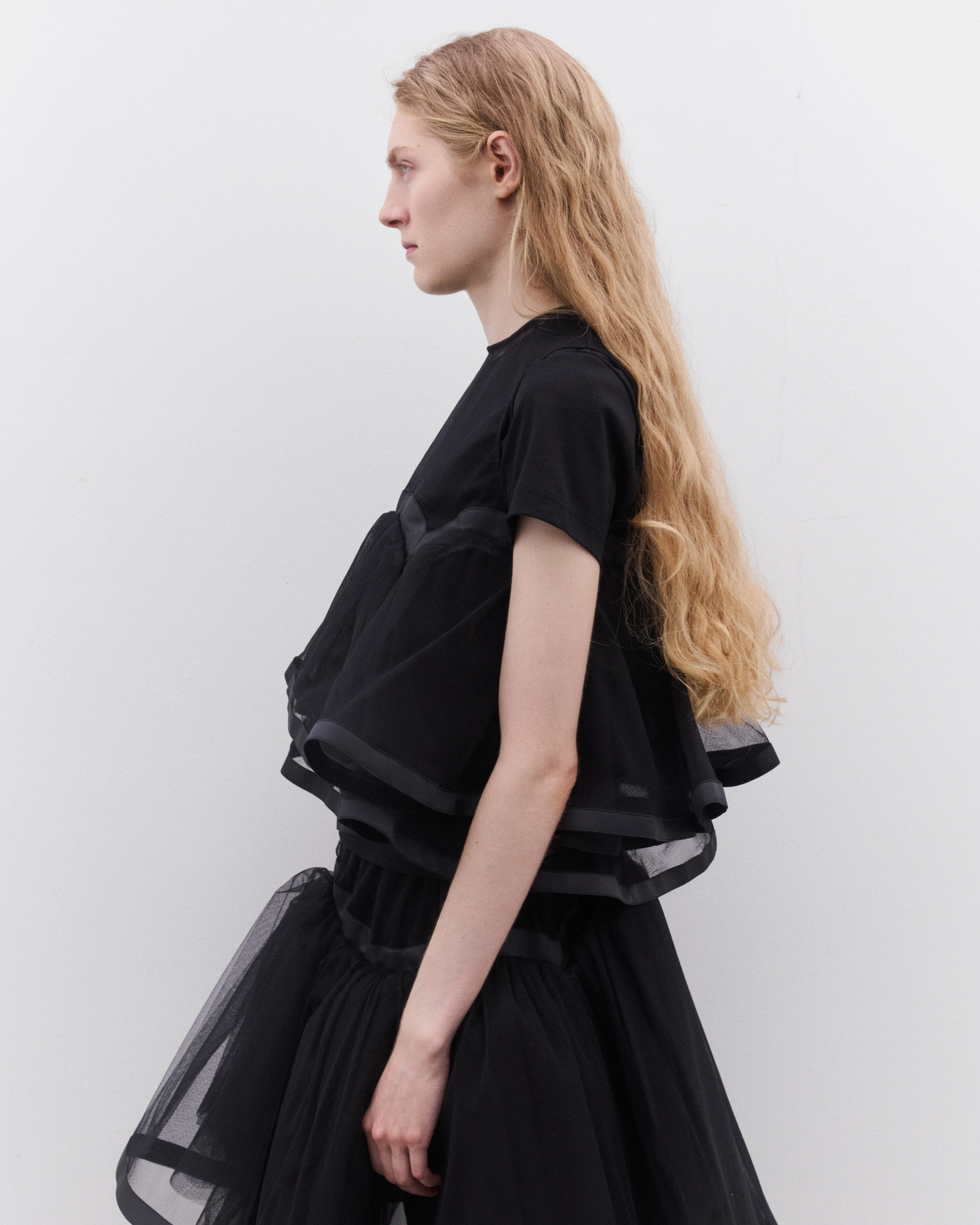 Noir Kei Ninomiya - Women’s Sleeveless Voluminous Top - (Black) - Image 4