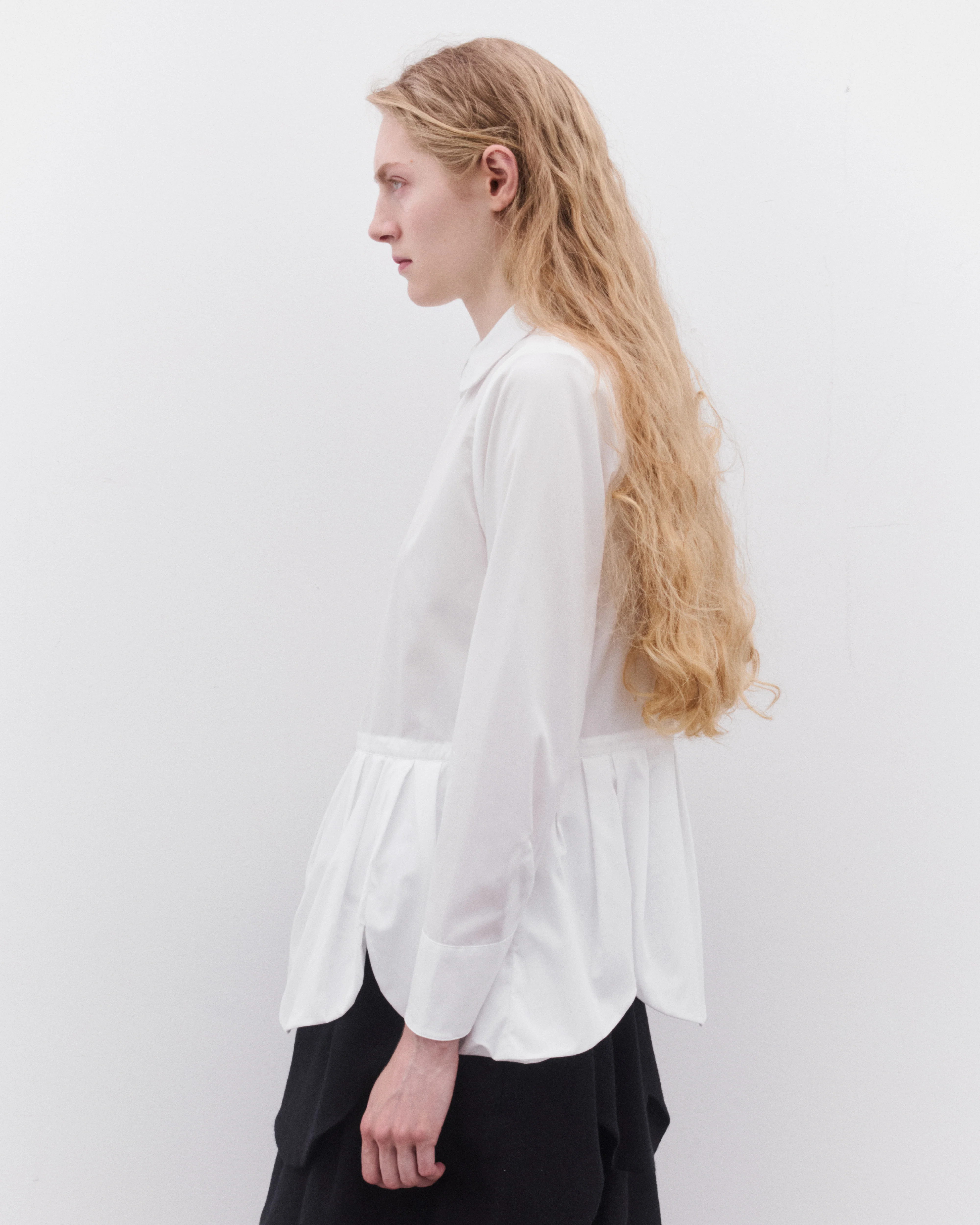 Noir Kei Ninomiya - Women’s Petal Peplum Hem Shirt - (White) - Image 4