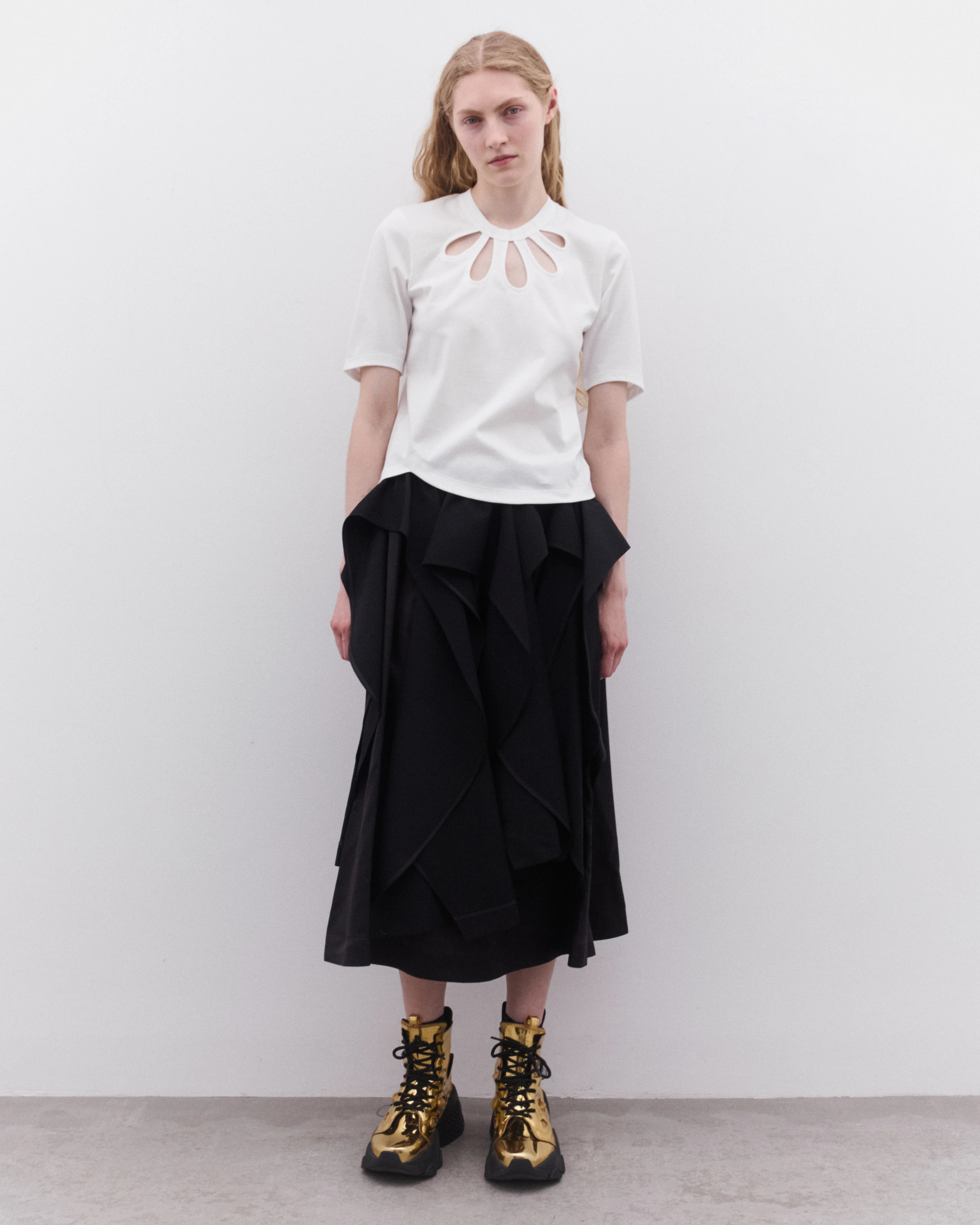 Noir Kei Ninomiya - Women’s Flower Cut Out T-Shirt - (White) - Image 6