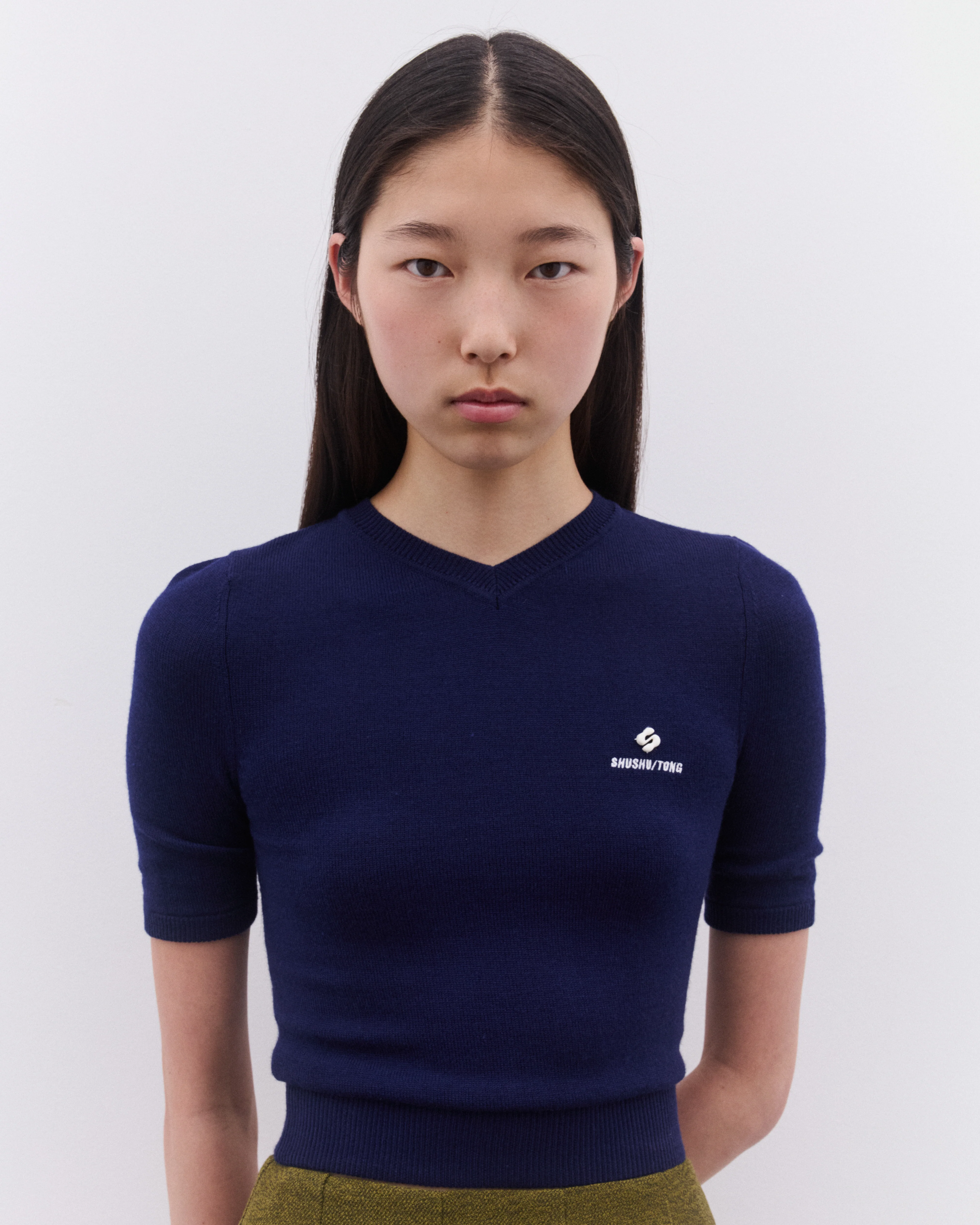 SHUSHU/TONG - Women’s V-Neck Short Sleeve Knit Top - (Navy) - Image 2