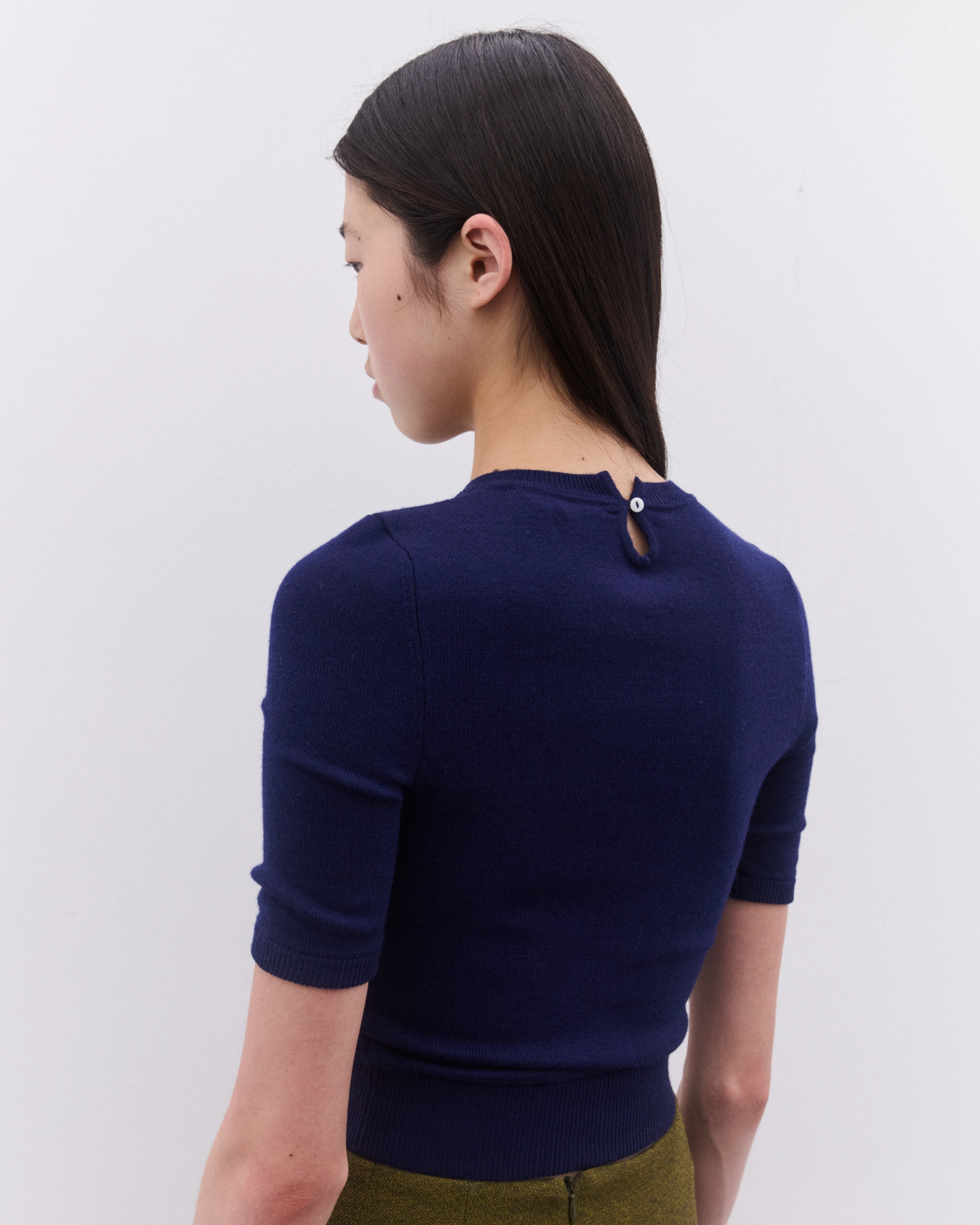 SHUSHU/TONG - Women’s V-Neck Short Sleeve Knit Top - (Navy) - Image 4