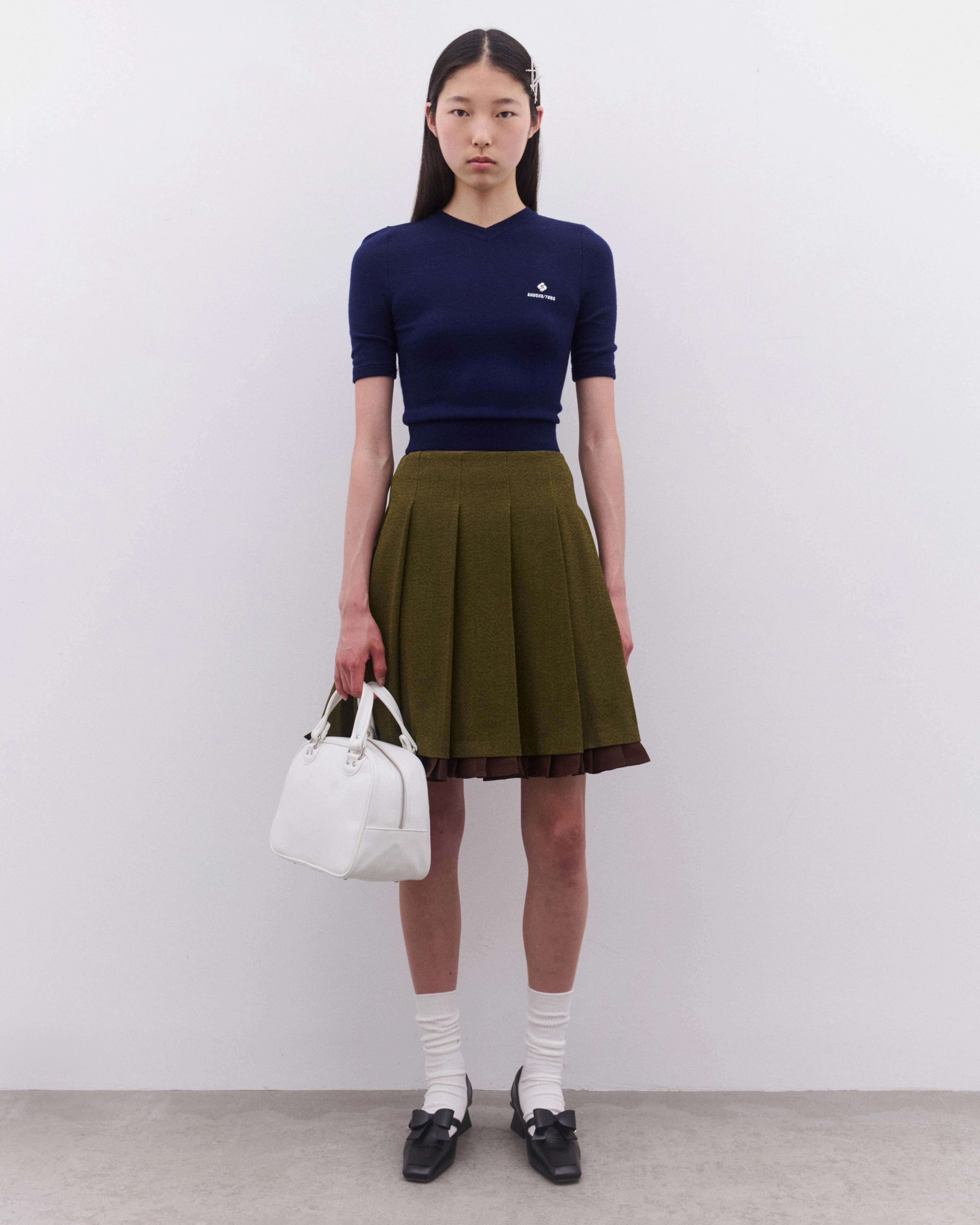 SHUSHU/TONG - Women’s V-Neck Short Sleeve Knit Top - (Navy) - Image 5