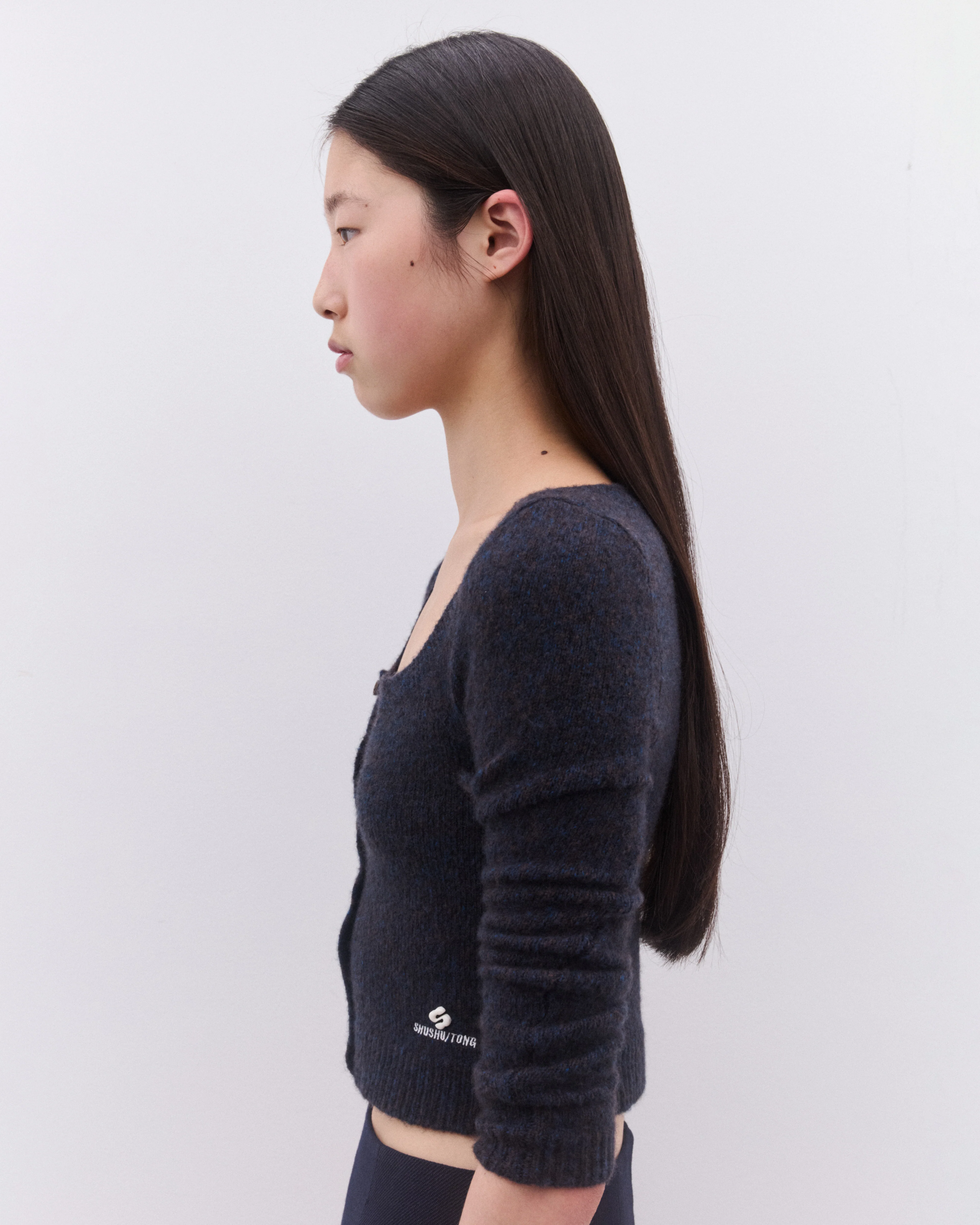 SHUSHU/TONG - Women’s Round Neck Fitted Cardigan - (Navy) - Image 3
