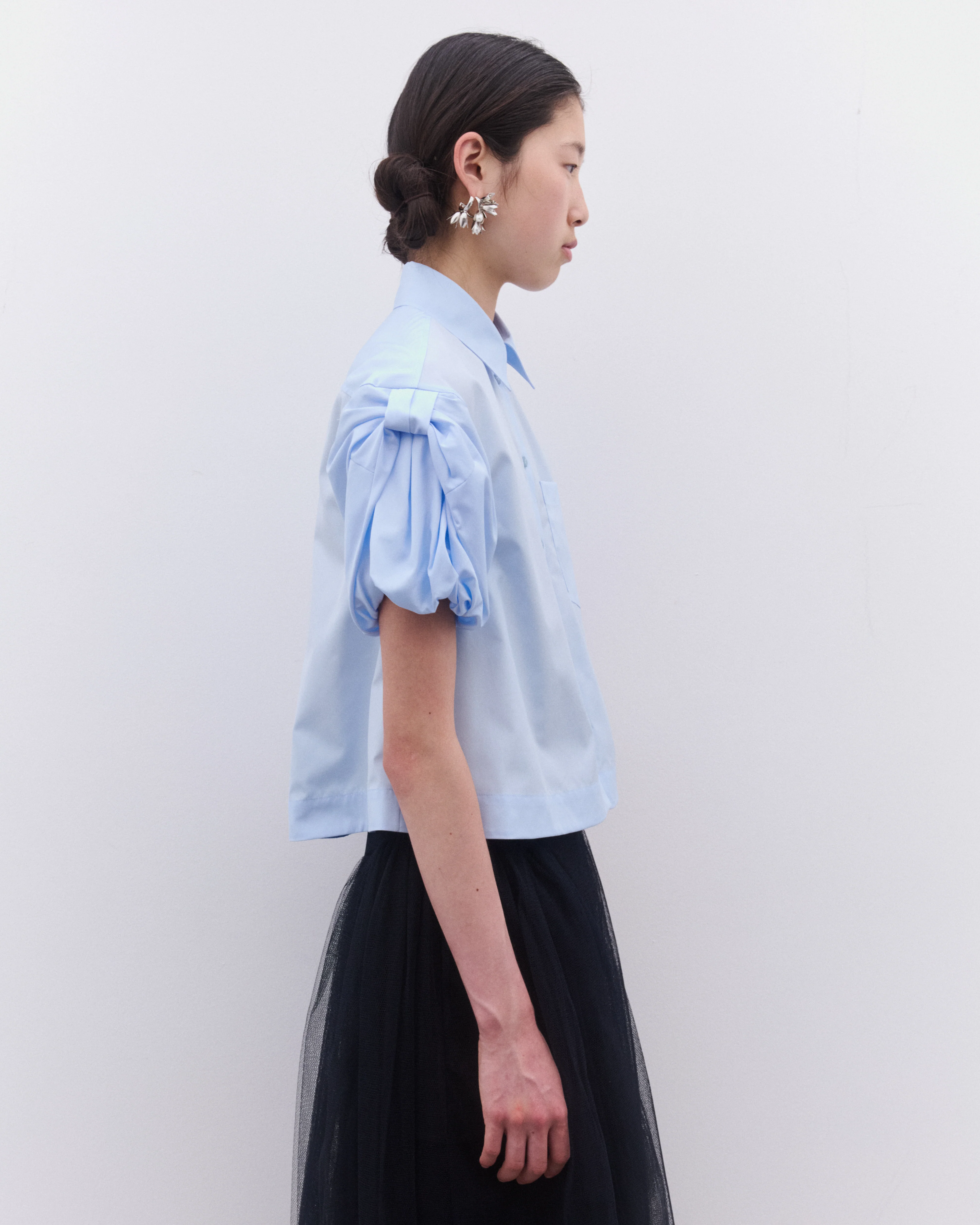 Simone Rocha - Women’s Cropped Puff Bow Sleeve Shirt - (Baby Blue) - Image 4
