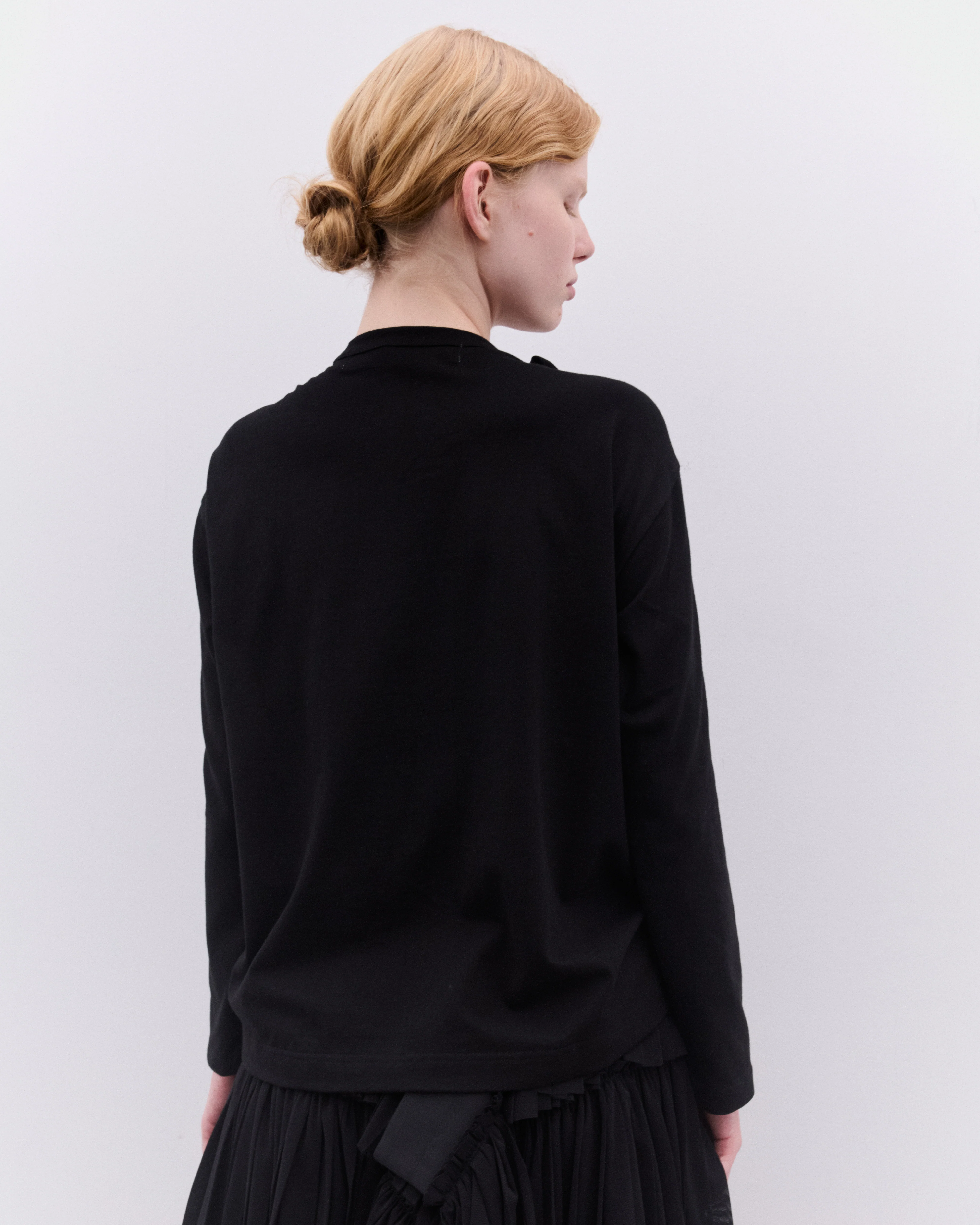 Tao - Women’s Bow Applique Long Sleeve Top - (Black) - Image 4