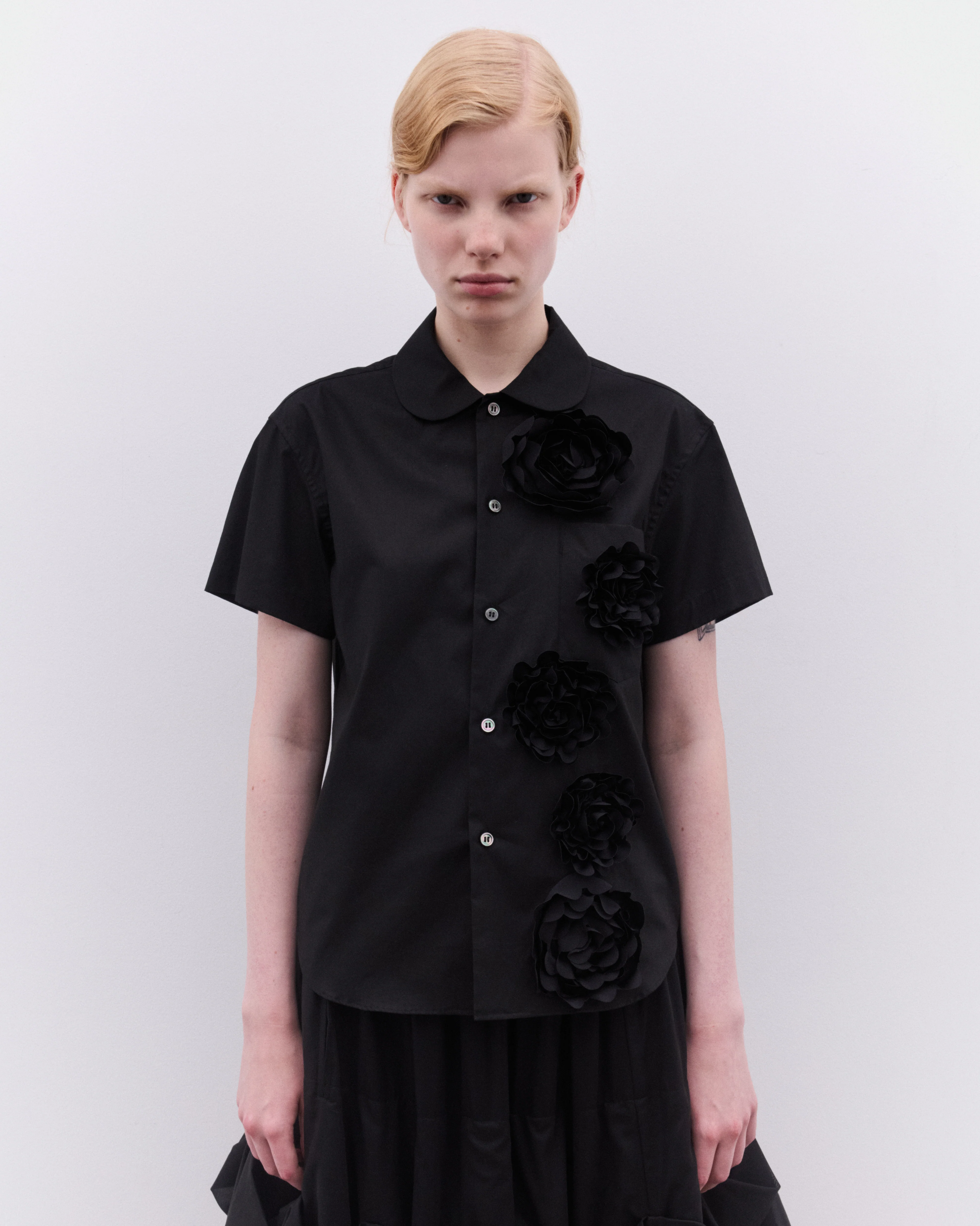 Tao - Women’s Short Sleeve Floral Applique Shirt - (Black) - Image 3