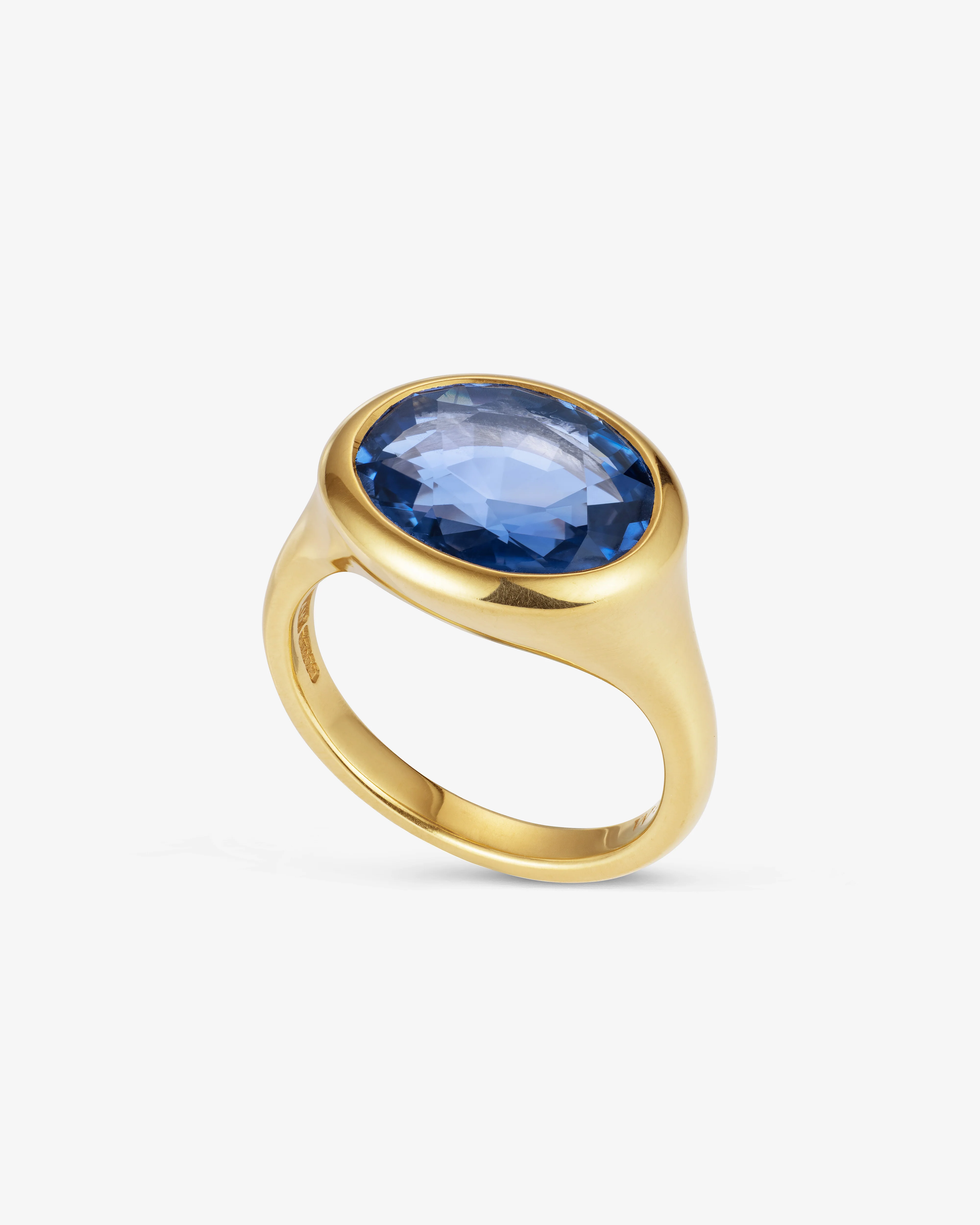 William Welstead  - Blue Sapphire Ring -  (Yellow Gold) - Image 2