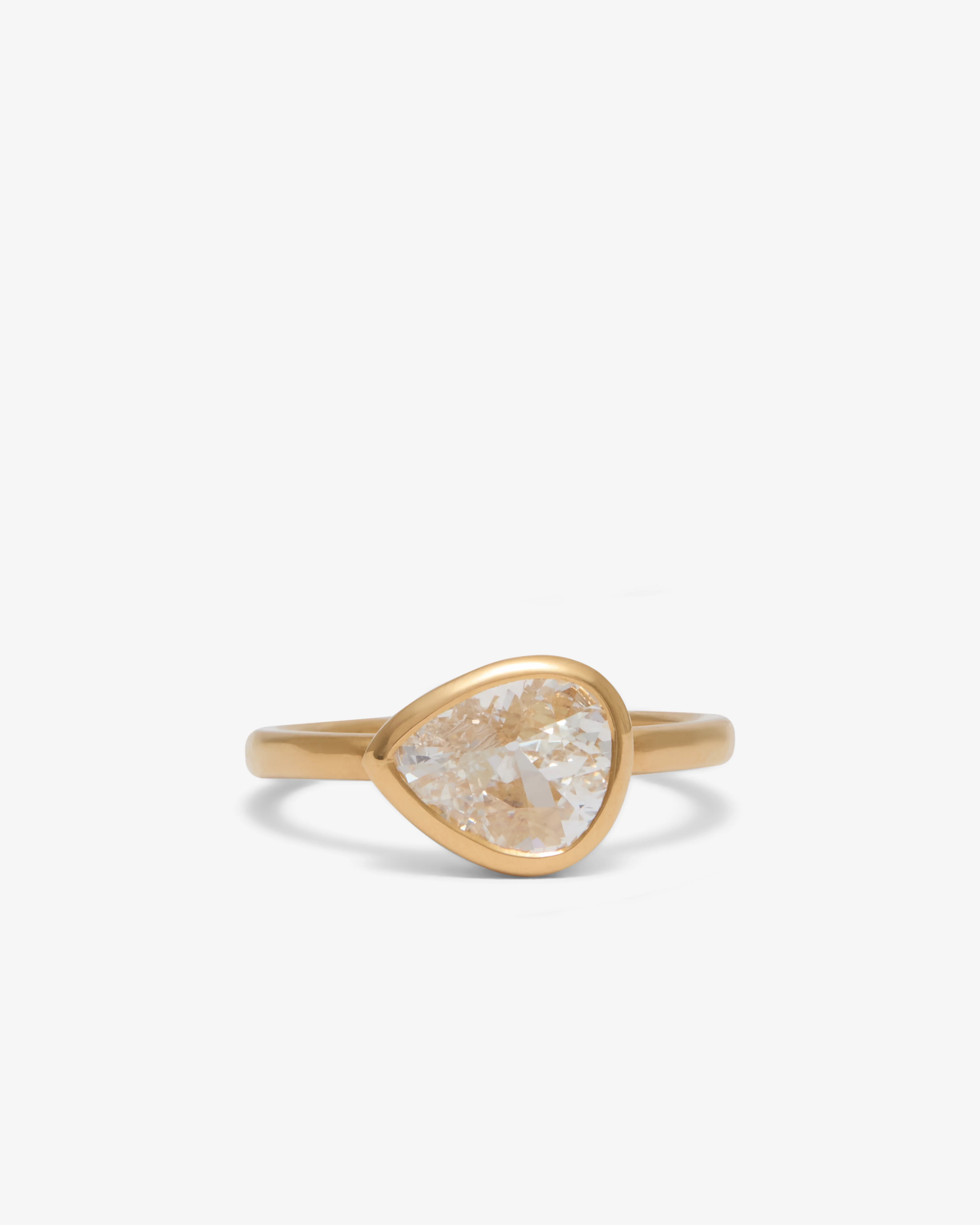 William Welstead - Pear Shaped Diamond Gold Ring - (Yellow Gold)